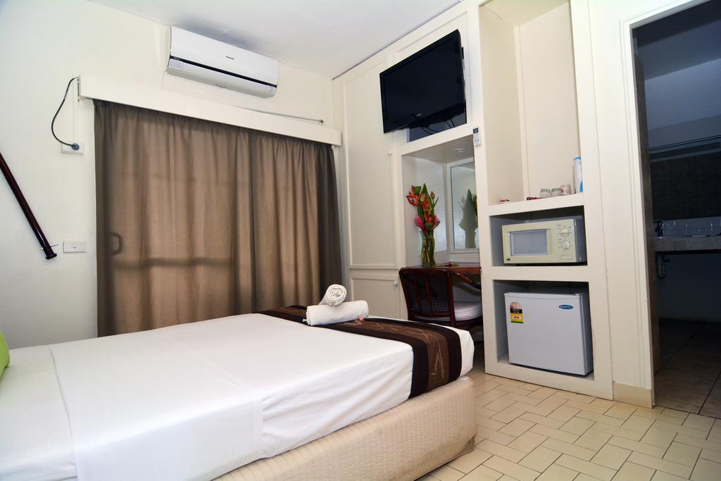 Coconut Palms Resort Vanuatu Port Vila Dış mekan fotoğraf