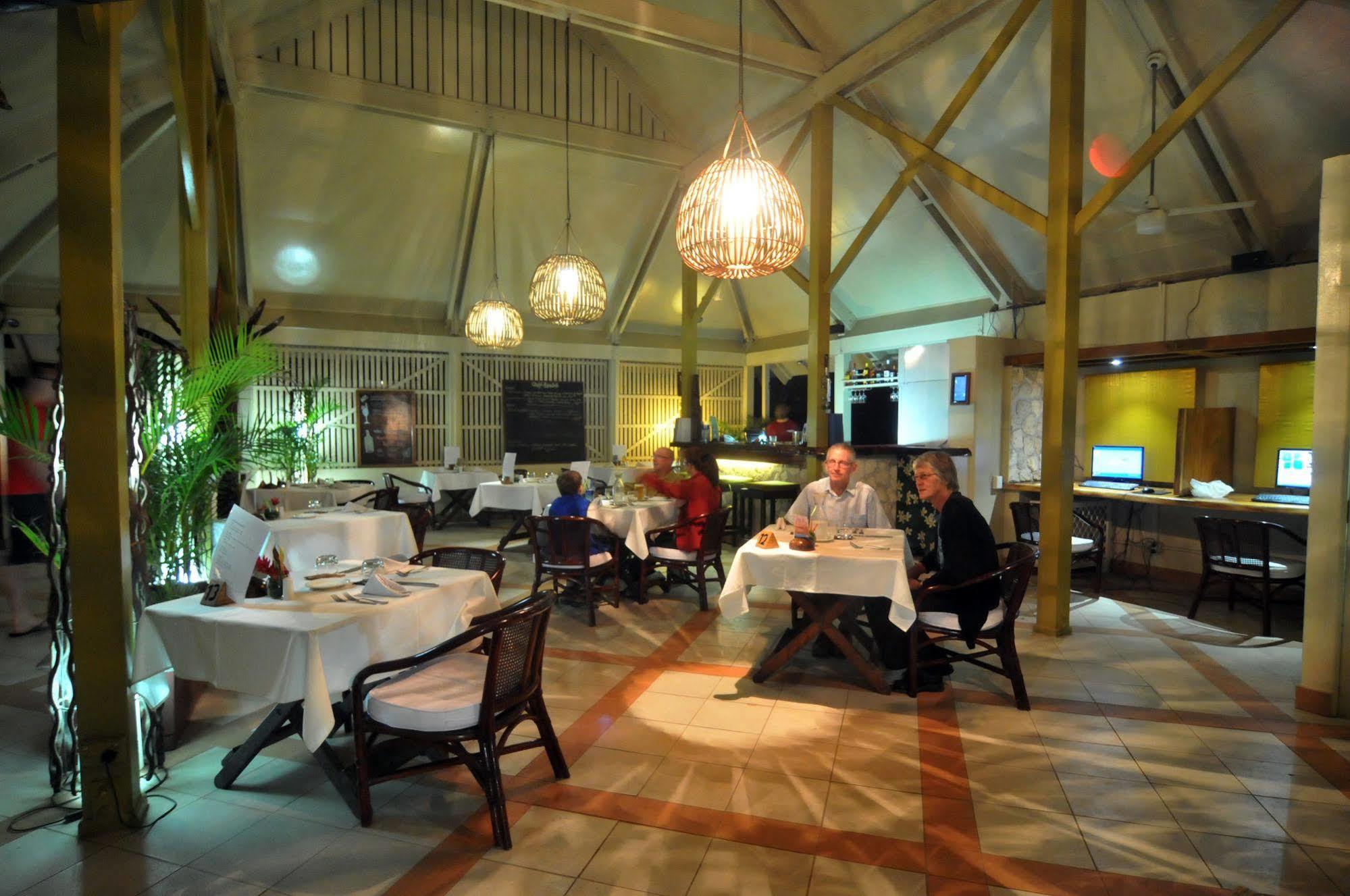 Coconut Palms Resort Vanuatu Port Vila Dış mekan fotoğraf